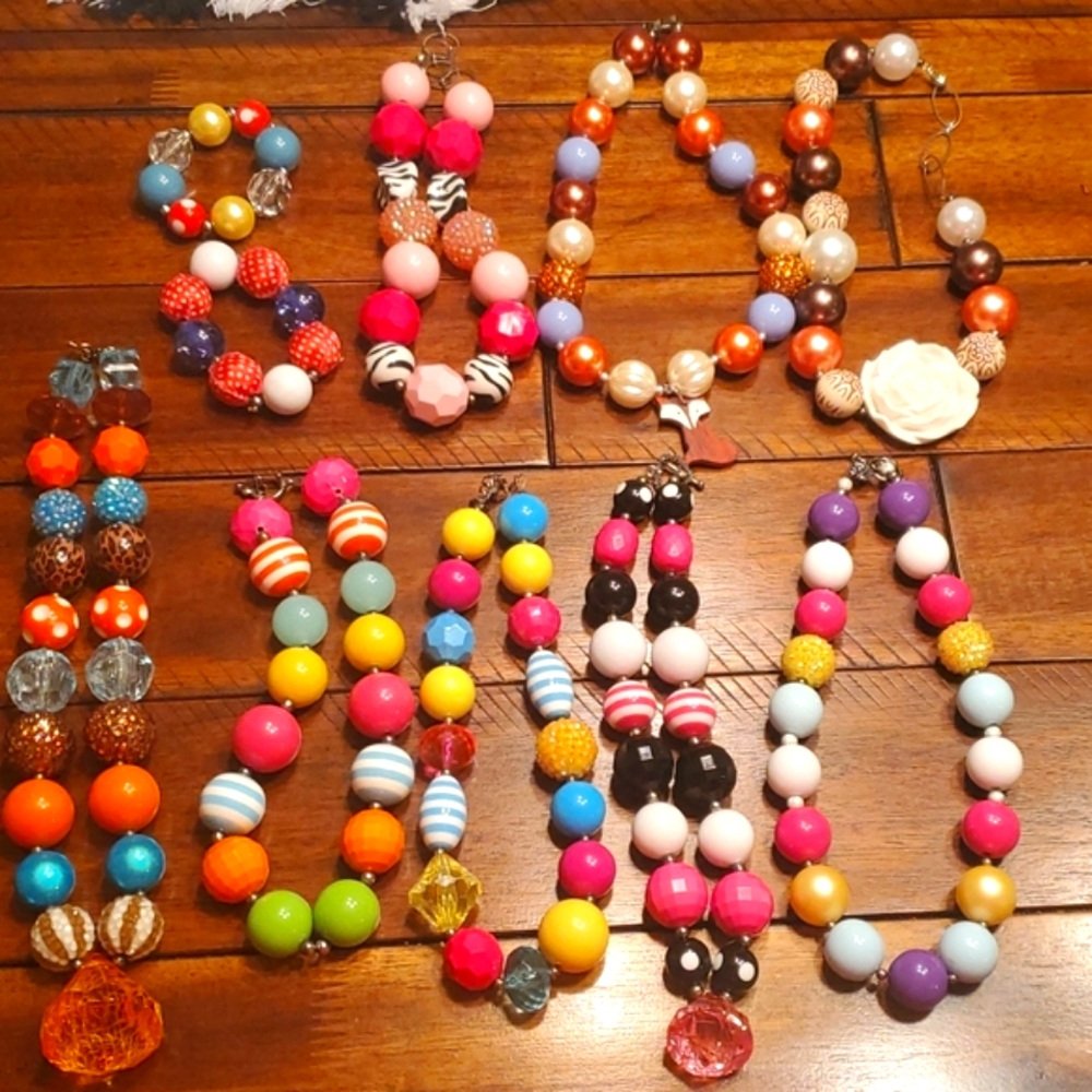 GIRLS SET OF BUBBLEGUM NECKLACES